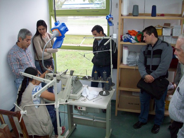 Docentes y alumnos de la FAEN En el Parque Industrial