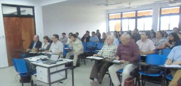 Especialista del Instituto Balseiro capacita docentes de escuelas técnicas