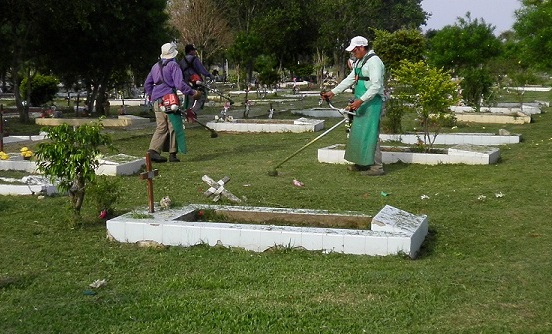 Tareas integrales en el barrio San Antonio y cementerio del lugar