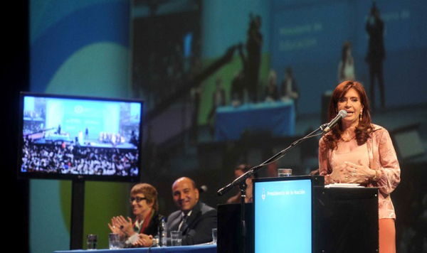 “Necesitamos competir por quién hace mejor las cosas y no por quién las rompe primero”