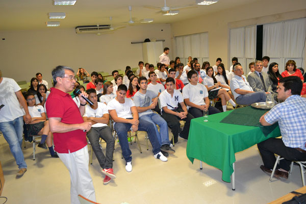 Granada destacó proyecto CAREM en Formosa