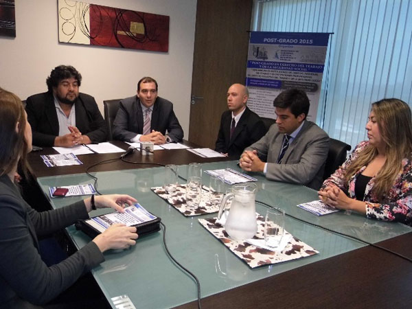 Acuerdo Gobierno-Jóvenes Abogados para el dictado de post-grado