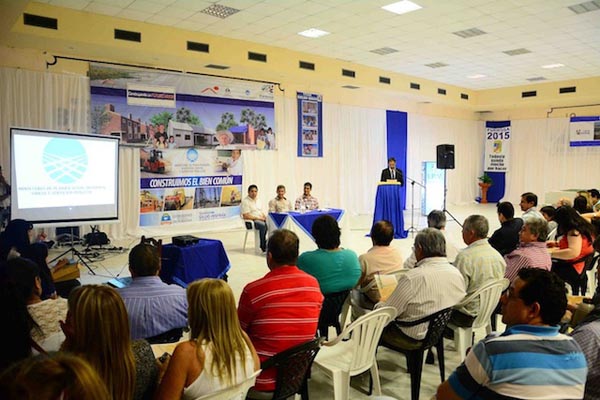 Manzur en ciclo de charlas institucionales