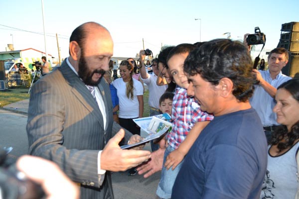 Insfrán convirtió en propietarias a 400 nuevas familias formoseñas