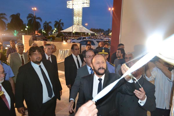 Insfrán inauguró moderno casino-hotel del  Circulo de Oficiales de la Policía Provincial