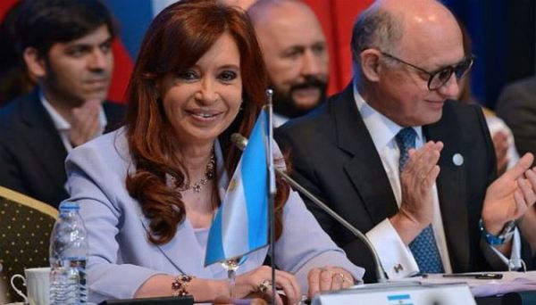 Insfrán acompañó a Cristina en la cumbre de Presidentes del Mercosur