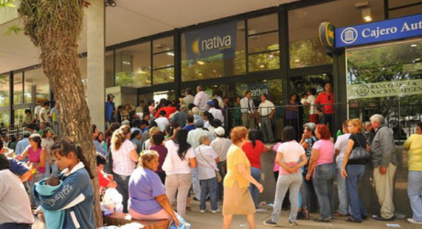 Exhortan al Banco Nación a modificar los horarios de atención a jubilados
