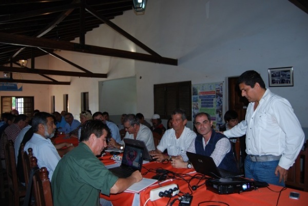 Gobierno y asociaciones del agro acuerdan instrumentación de aportes por emergencia