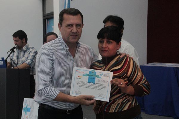 Distinguieron a mujeres de “Ellas Hacen”