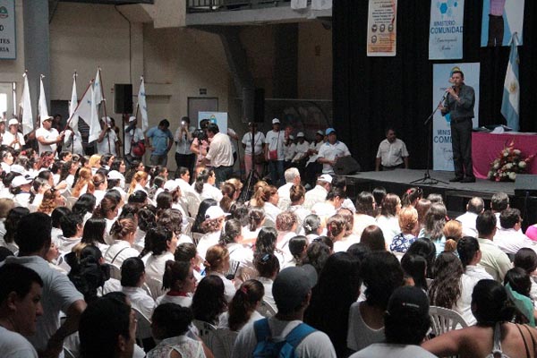 Entrega de matrículas a cooperativas y certificados de finalización de estudios a mujeres de “Ellas Hacen”