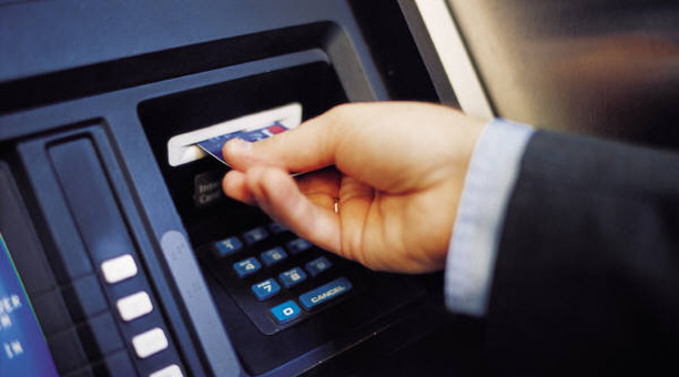 Entre hoy y mañana pagan salarios y medio aguinaldo a los estatales