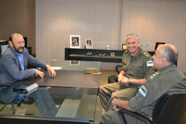 Insfrán con altos oficiales de Gendarmería Nacional