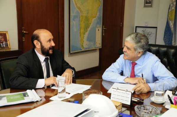 El ministro De Vido recibió a Insfrán