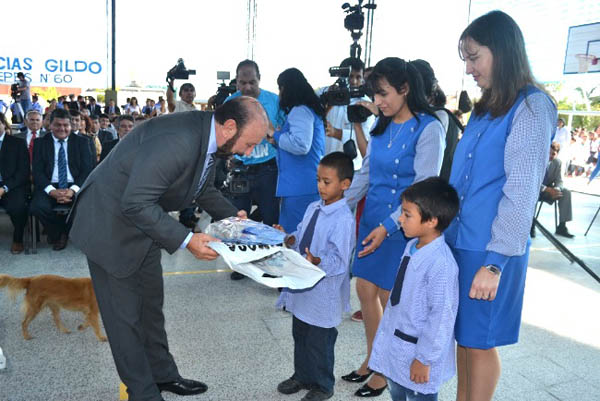Insfrán dijo que la provincia es una de las que mayor aumento otorgó a los docentes