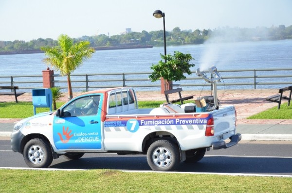 Prevención del dengue en varios barrios capitalinos