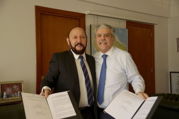 Insfrán acordó obras complementarias del GNEA para ocho localidades del oeste