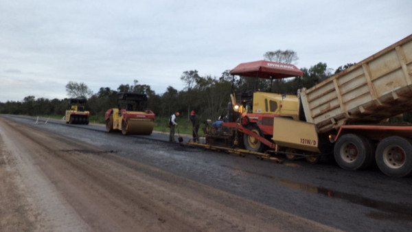 Comenzaron trabajos de pavimentación del tramo final de la ruta 20