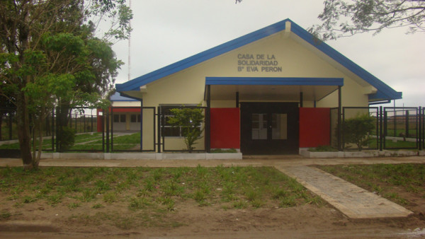El gobernador inaugura la nueva casa solidaria del barrio Eva Perón
