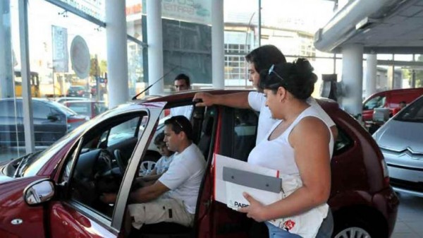 Benefician a consumidores con derechos de adjudicación en planes de ahorro
