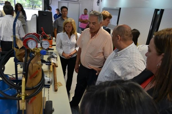 Gasistas se preparan para la instalación de redes domiciliarias del Gasoducto