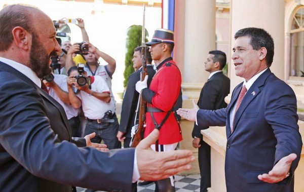 Insfrán fue recibido en audiencia oficial por el presidente paraguayo
