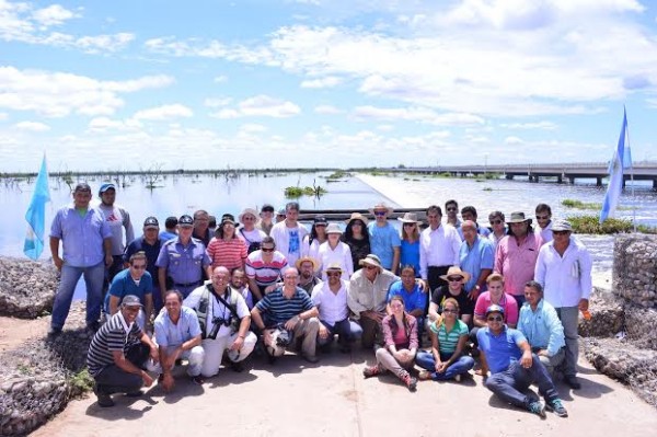 Visita de autoridades del Turismo al Bañado La Estrella