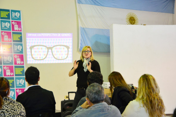 El municipio junto al Instituto de Género  de la UNaF realizan tareas de sensibilización