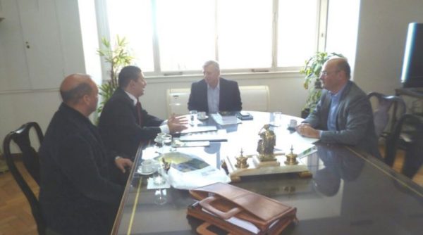 Defensor del Pueblo y Ministro de Energía coincidieron en que se avance con DIOXITEK y el CAREM