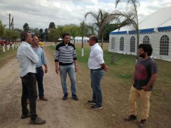 Preparan predio de Laguna Blanca para la Fiesta Nacional del Pomelo