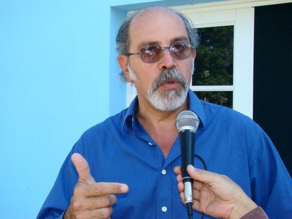 Asistirá Ibáñez a una reunión que fue convocada por el ministro Prat Gay