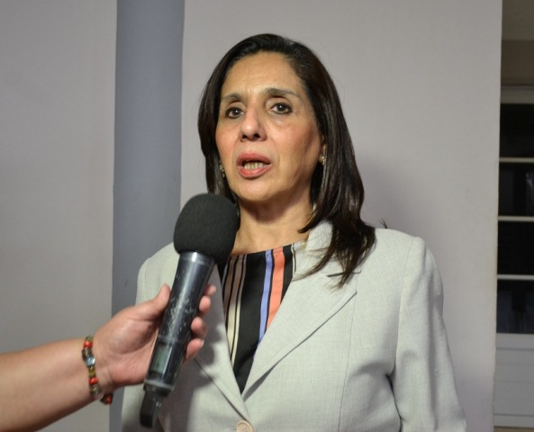 De la Rosa acuso a su par Naidenoff de decir falacias y defender obras para el país centralista
