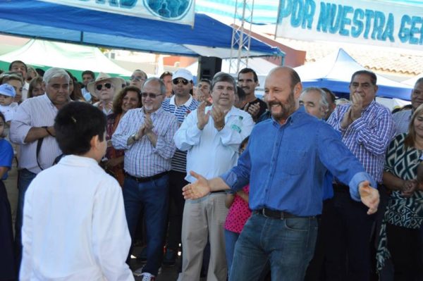Insfrán se diferenció de quienes hacen política hablando mal de la provincia