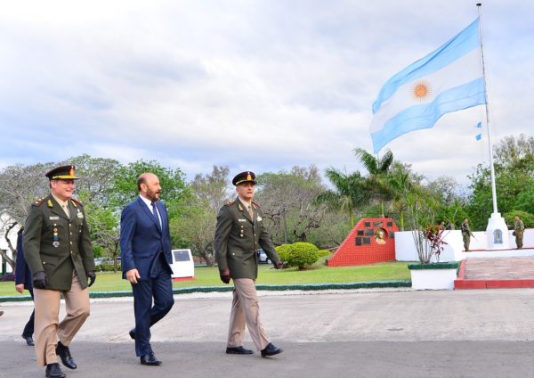 El Ejército condecorará a Insfrán