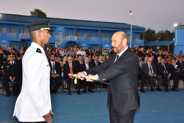 Insfrán presidió incorporación de nuevos oficiales policiales