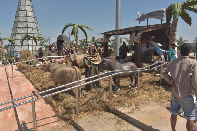 Insfrán inaugura el “pesebre más grande del mundo”