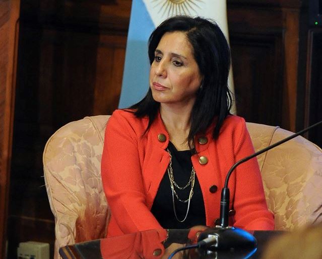 Senadora De la Rosa: “Este modelo está hipotecando el país”