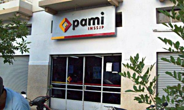 PAMI no ofrece servicio de sepelio y el Gobierno provincial se hace cargo de todo