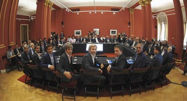 Ibáñez trató sobre coparticipación con los ministros Frigerio, Dujobne y Caputo
