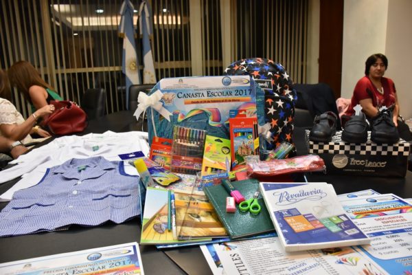 Esta vigente una suma de ofertas y descuentos de la canasta escolar ‘17