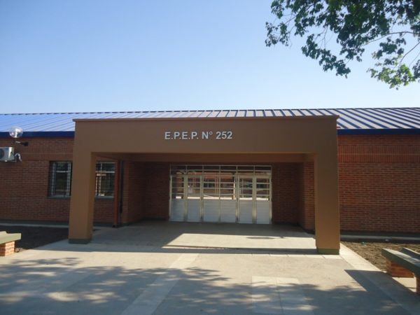 Insfrán inaugura escuela este lunes en la comunidad rural de Costa Alegre
