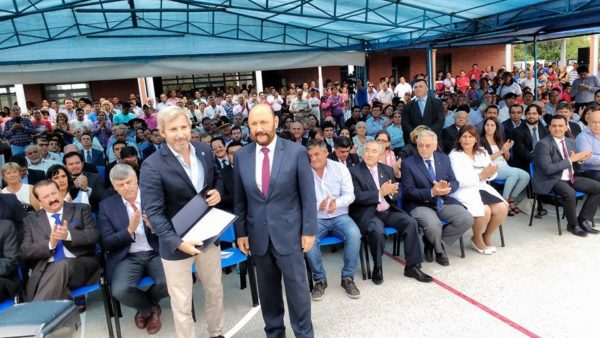 Funcionarios le reclamaron “en la cara” a Frigerio y Buryaile