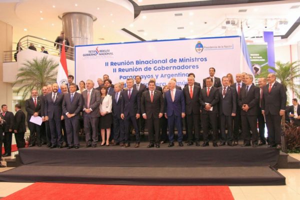 Insfrán con protagonismo en reunión entre los presidentes Macri-Cartes