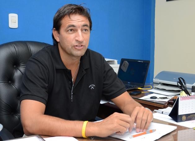 Deportes se reúne con los municipios