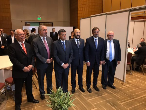 Insfrán participa del encuentro entre los presidentes Macri y Horacio Cartes
