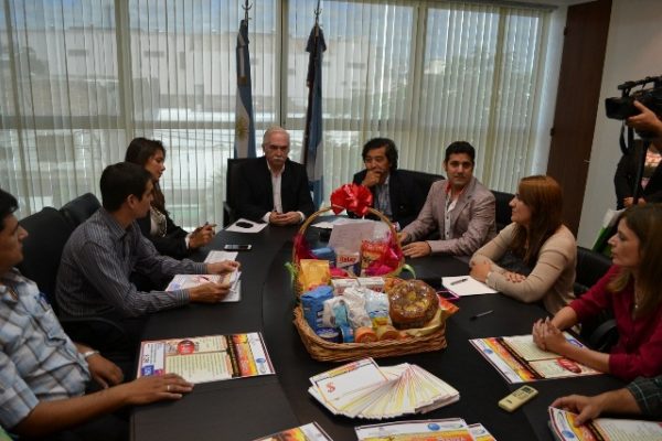 Trabajan en “Canasta de Semana Santa”