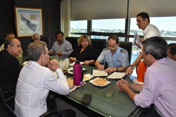 Gobierno y Fuerza Aérea firman acta inicio de obras en zonas de localización de radares