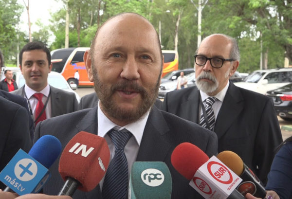 Insfrán homenajea a las mujeres en su día