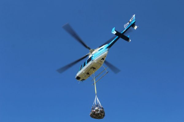Establecieron puente aéreo para asistir a comunidades aisladas
