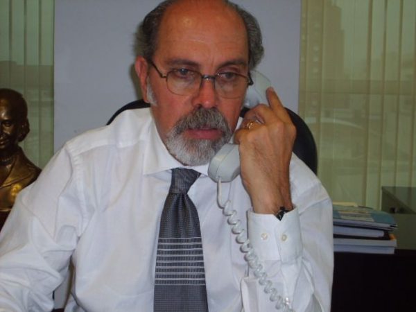 Ibañez alerta que no llegan en tiempo y forma los fondos para las viviendas