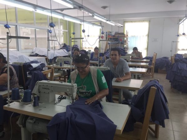 Fontex entrego medio millar de uniformes a la Policía Provincial